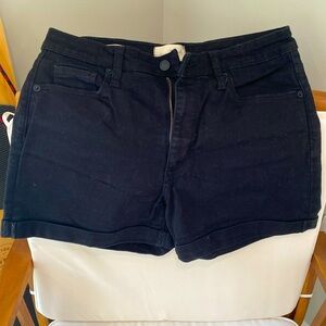 Universal Thread (Target brand) high rise midi black shorts